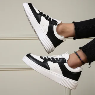Women Casual Sneakers Trend Design Skateboard Flat Outdoor Sports Shoes Women Running Tennis Sneakers Lace up Walking Trainers