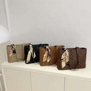 Niche femmes rétro sac à main haut de gamme une épaule sac fourre-tout avec fermeture à glissière couleur unie coutures contrastées en gros - Image 2