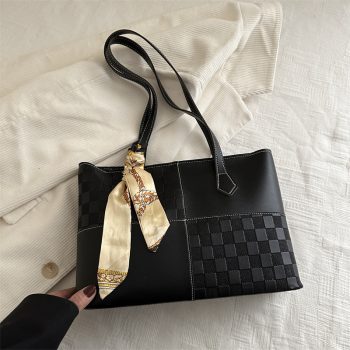 Niche femmes rétro sac à main haut de gamme une épaule sac fourre-tout avec fermeture à glissière couleur unie coutures contrastées en gros - Image 4