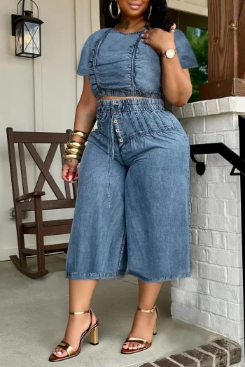 Plus Size Daily Blue Round Neck Short Sleeve Pocket Elegant Pull-On Waist Denim Two Piece Short Sets