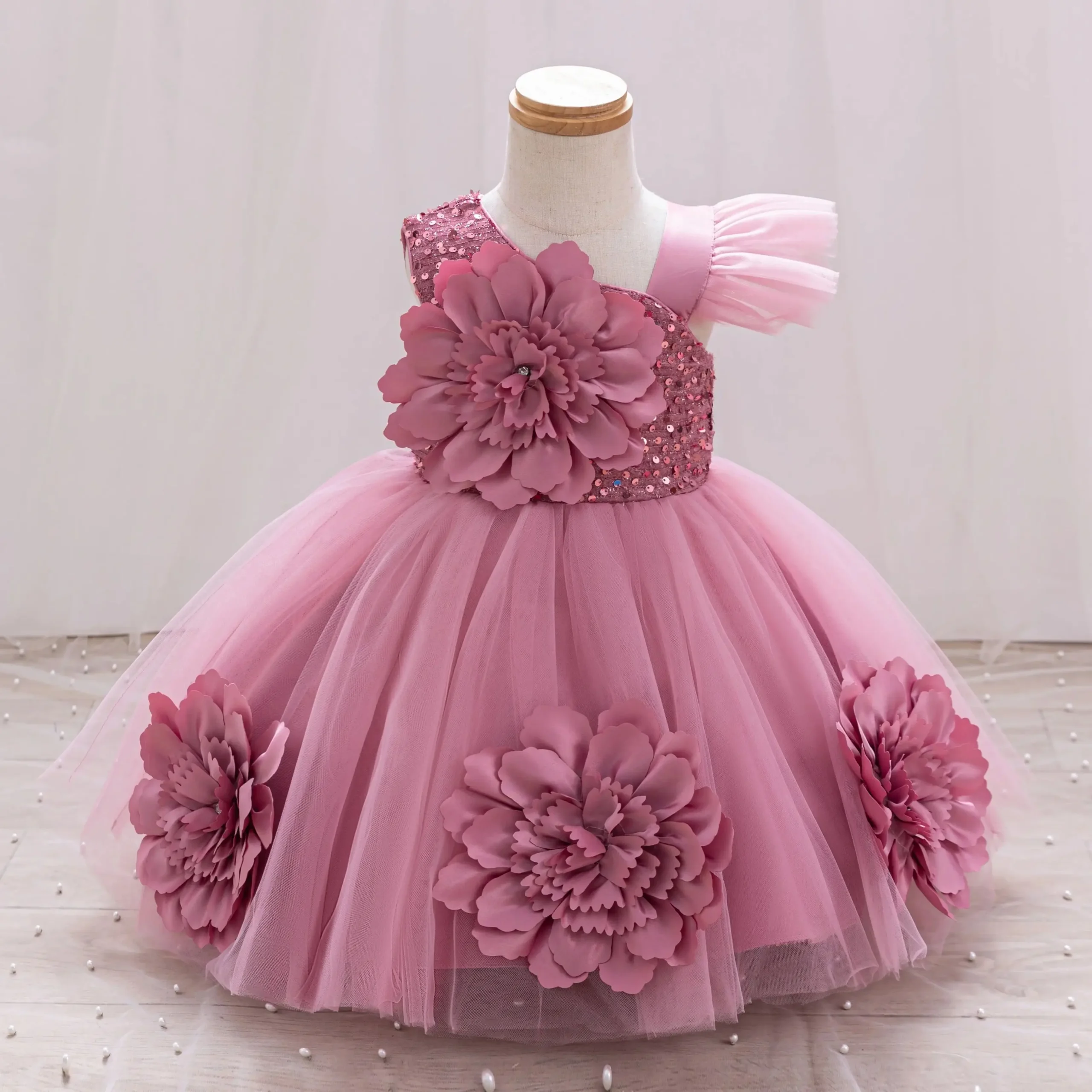 Elegant Girl Princess Dress Small flying sleeves asymsymmetrical straps Formal occasion Girl dress Sequin Wedding dress Party gi – Image 4