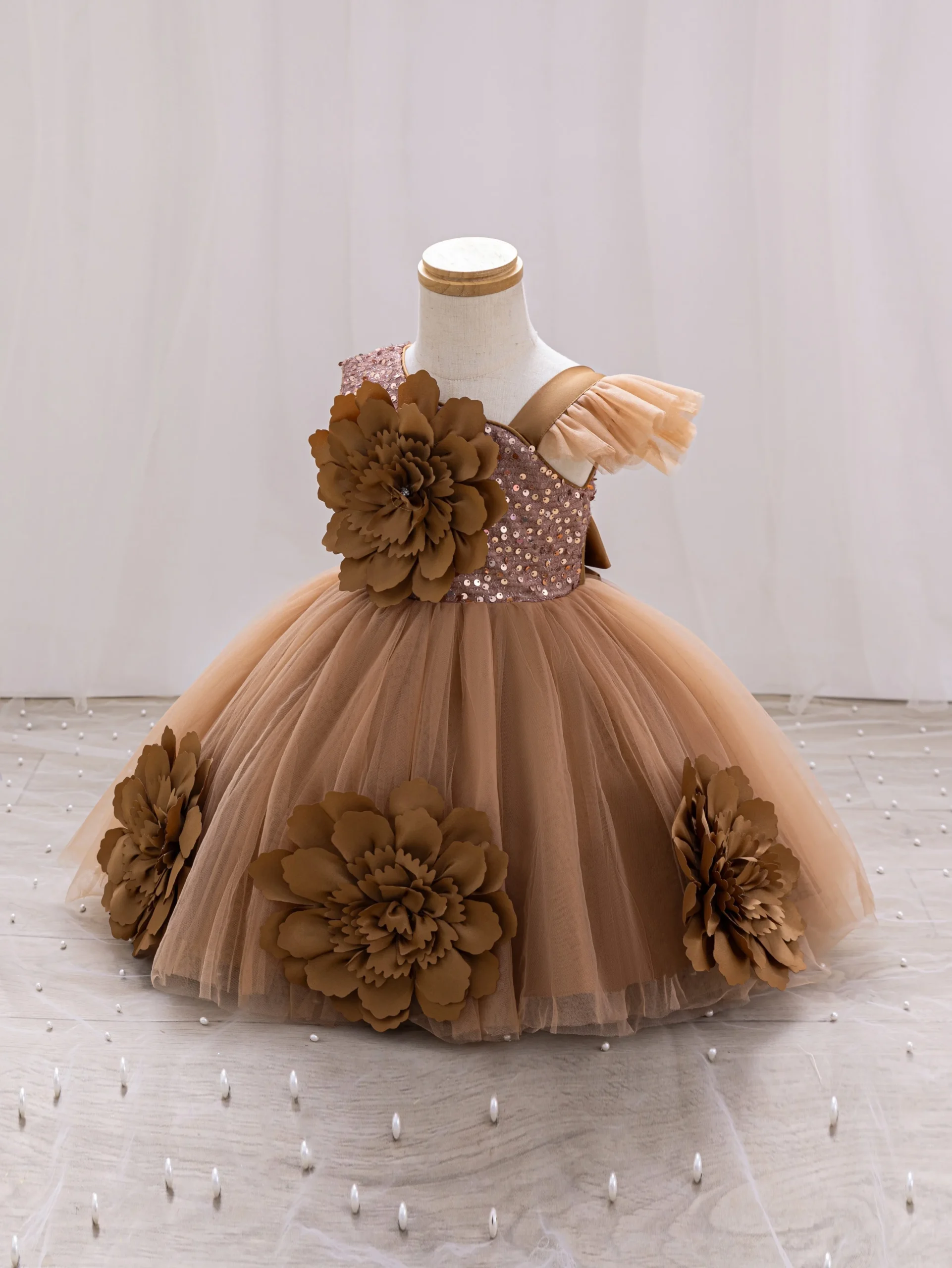 Elegant Girl Princess Dress Small flying sleeves asymsymmetrical straps Formal occasion Girl dress Sequin Wedding dress Party gi – Image 7