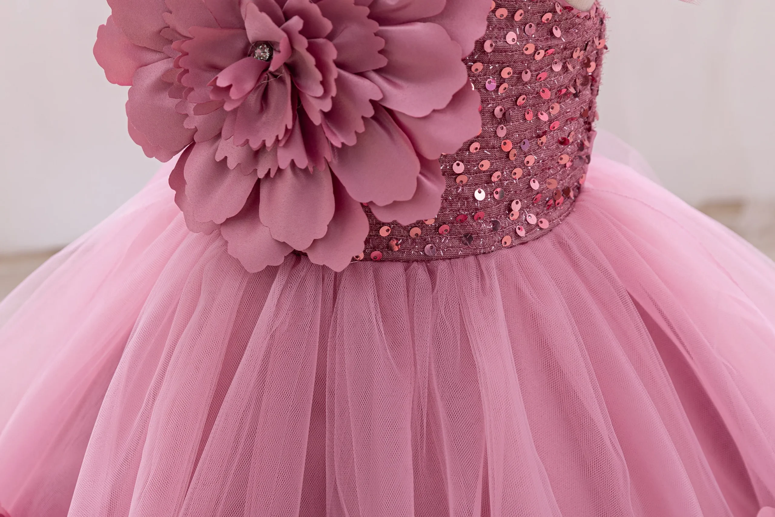 Elegant Girl Princess Dress Small flying sleeves asymsymmetrical straps Formal occasion Girl dress Sequin Wedding dress Party gi – Image 35