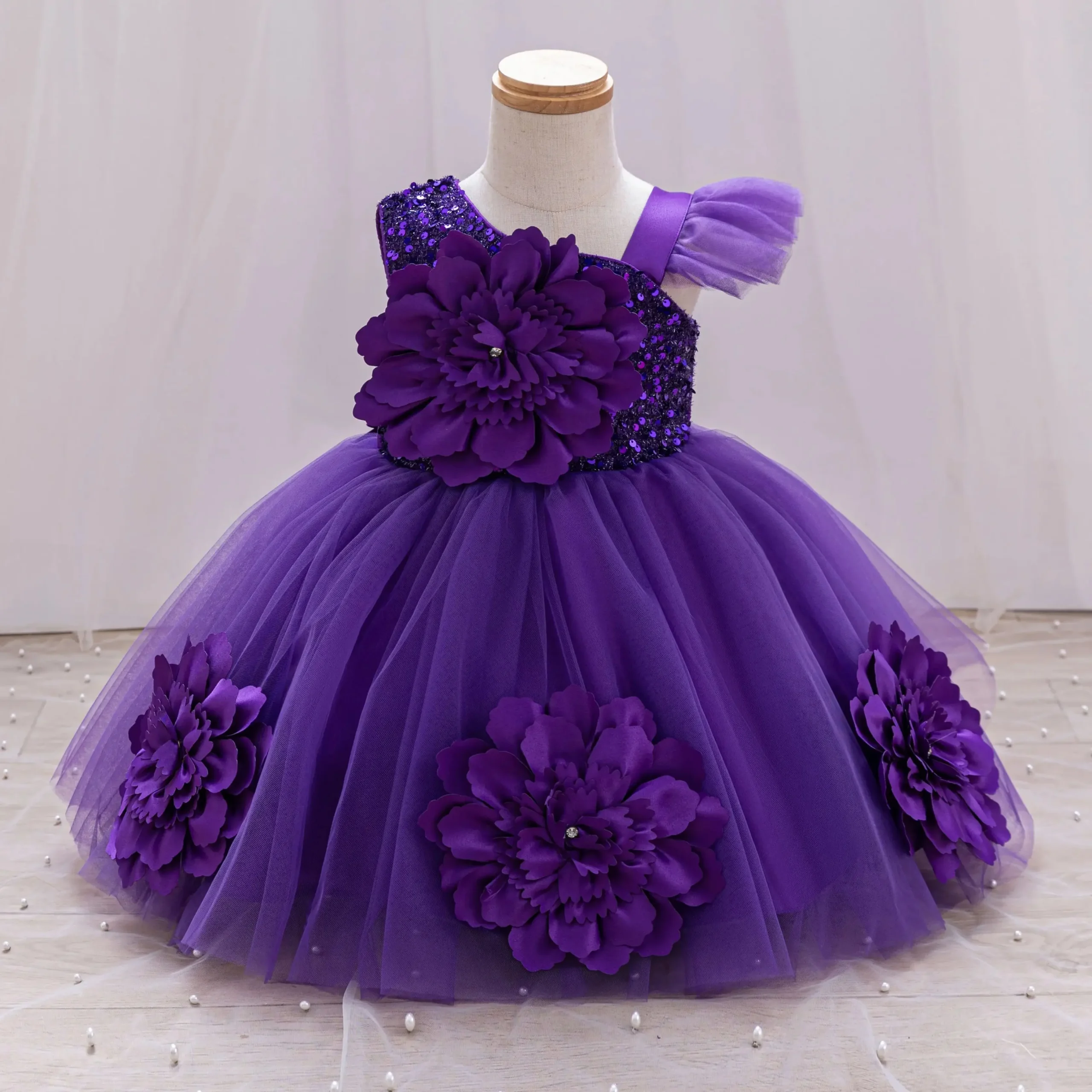 Elegant Girl Princess Dress Small flying sleeves asymsymmetrical straps Formal occasion Girl dress Sequin Wedding dress Party gi – Image 2