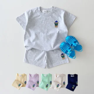 2023 Summer Korea Baby Boys Suit Embroidered Bear Badge Tees T shirts+Loose Shorts Girls 2Pcs Casul Infant Sets Toddler Clothes