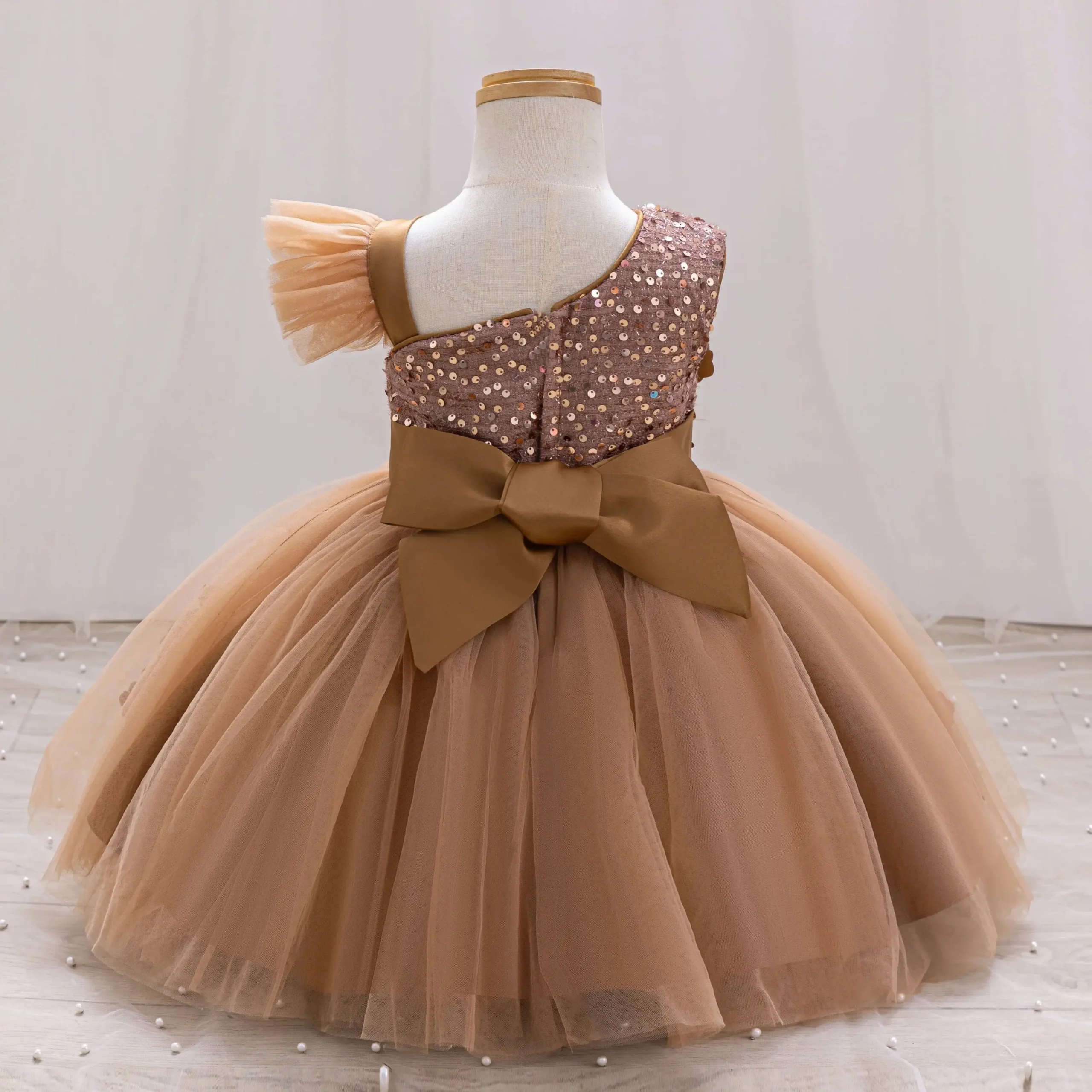 Elegant Girl Princess Dress Small flying sleeves asymsymmetrical straps Formal occasion Girl dress Sequin Wedding dress Party gi – Image 5