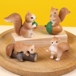 4Pcs/Set Squirrel Miniature Garden Accessories Squirrel Model Landscape Decoration