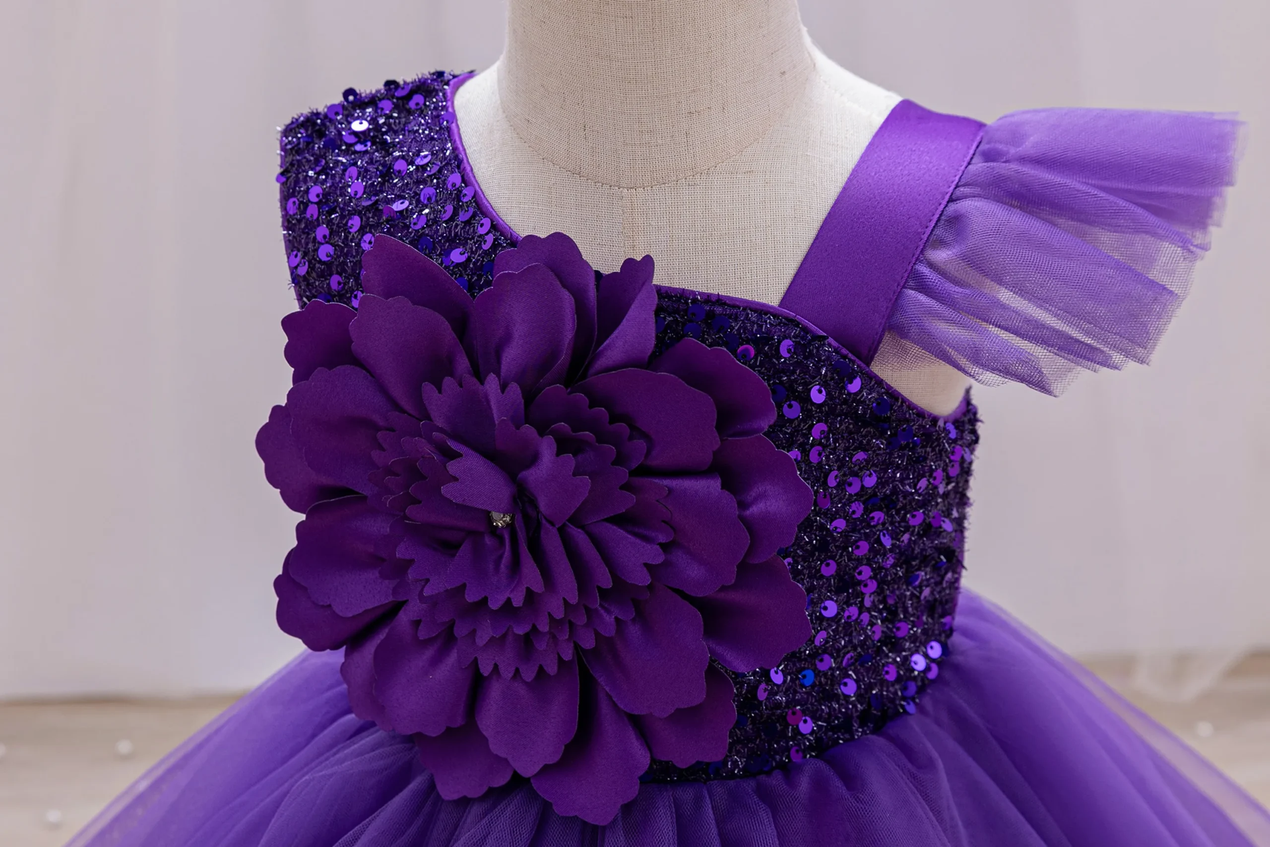 Elegant Girl Princess Dress Small flying sleeves asymsymmetrical straps Formal occasion Girl dress Sequin Wedding dress Party gi – Image 22