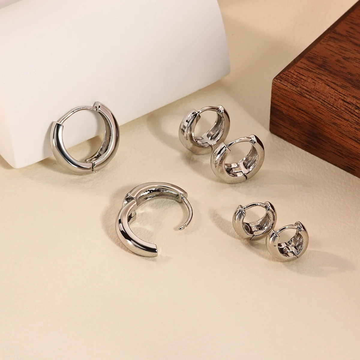 Classic Hoop Earrings for Women Girls Gold Color Chunky Stainless Steel Earrings 2026 Trend New in Minimalist Ear Jewelry aretes – Image 6