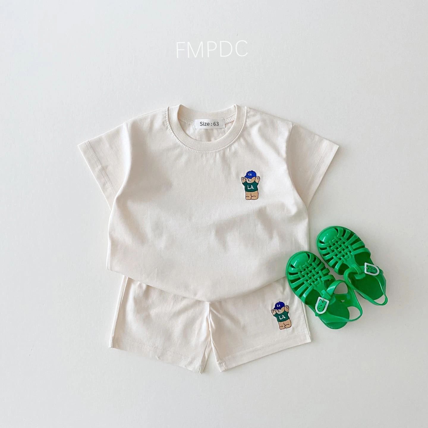 2023 Summer Korea Baby Boys Suit Embroidered Bear Badge Tees T shirts+Loose Shorts Girls 2Pcs Casul Infant Sets Toddler Clothes – Image 2