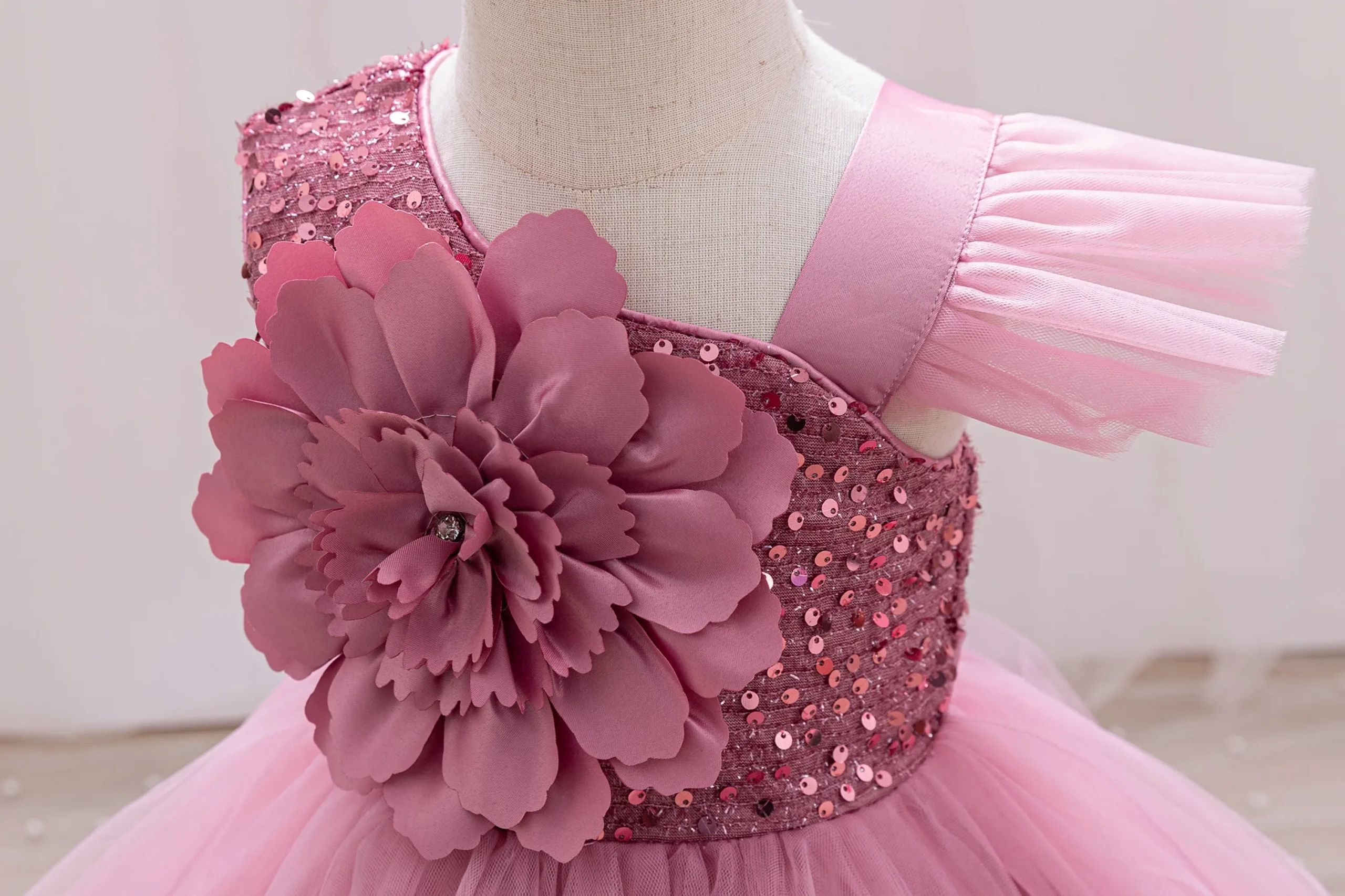 Elegant Girl Princess Dress Small flying sleeves asymsymmetrical straps Formal occasion Girl dress Sequin Wedding dress Party gi – Image 36