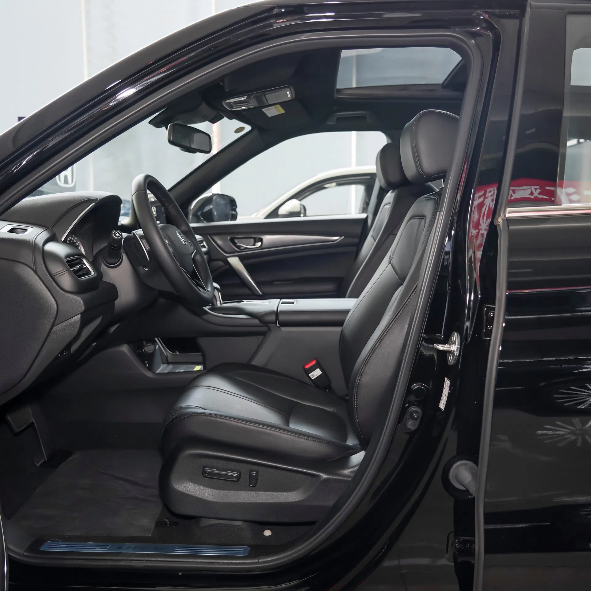 Honda UR-V 240 Turbo 2WD SUV de taille moyenne, année 2025, à vendre – Image 6