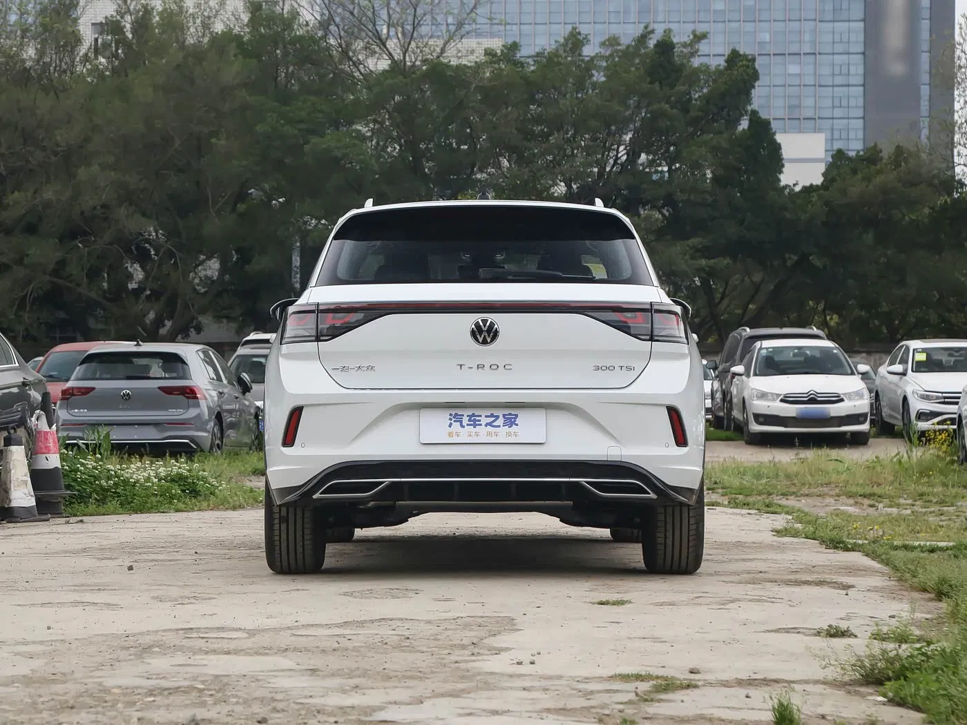 2025 V-Olkswagen T-Roc 300tsi Édition Chen Guang DSG – Image 4