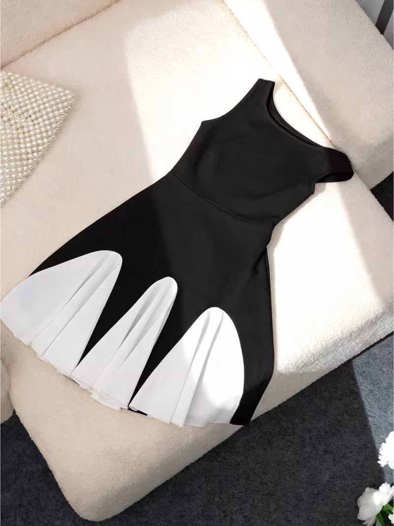 Robe d'été pour filles, mode printemps, noir et blanc contrasté, épaules dénudées asymétriques, ourlet jupe parapluie, idéale pour les sorties quotidiennes, tenue décontractée, cadeau parfait. Robe pour filles de 7 à 14 ans. Style vacances. – Image 3