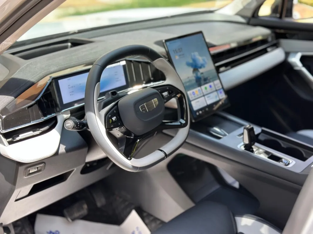 Voiture d'occasion Geely Boyue L petite voiture à essence SUV neuve prix de voiture – Image 3