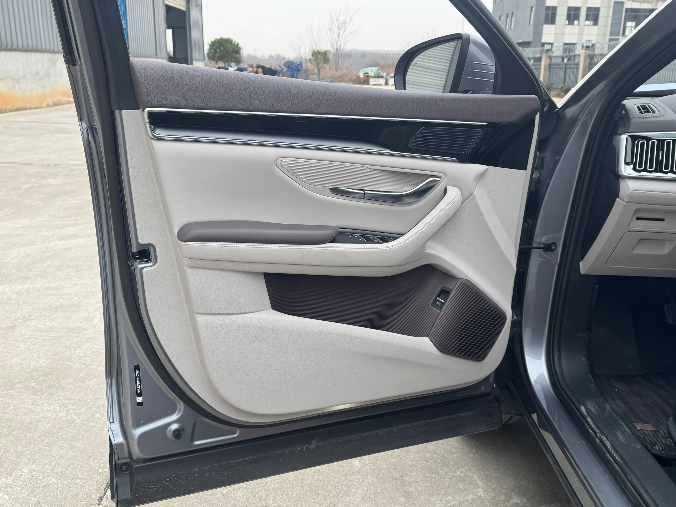 2025 Vente Chaude Byd Song Plus Phev SUV - Dm-I Hybride 890km Plage Véhicule Vente en Gros Usine Chinoise – Image 4
