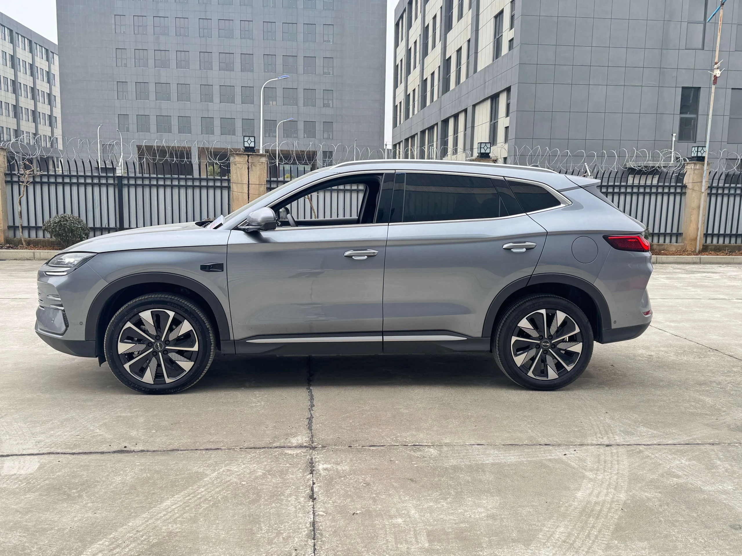 2025 Vente Chaude Byd Song Plus Phev SUV - Dm-I Hybride 890km Plage Véhicule Vente en Gros Usine Chinoise – Image 11