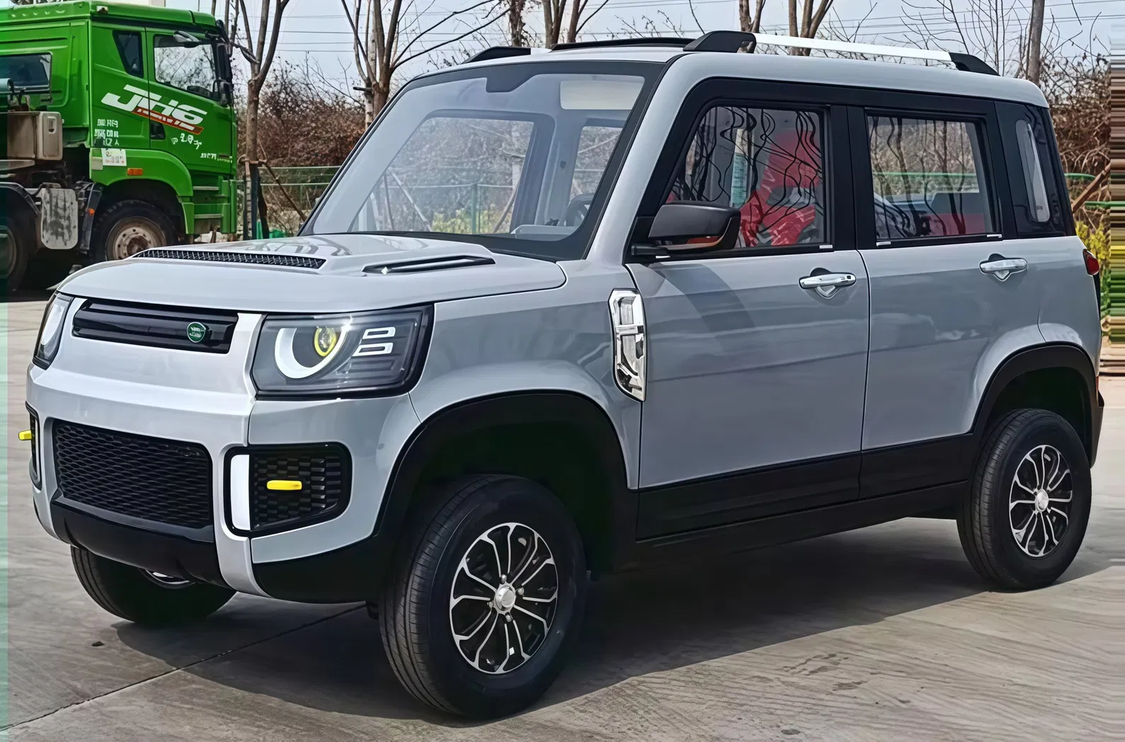 SUV spacieux et économique, boîte de vitesses automatique, antirouille, véhicule électrique rechargeable avec moteur différentiel intégré – Image 4