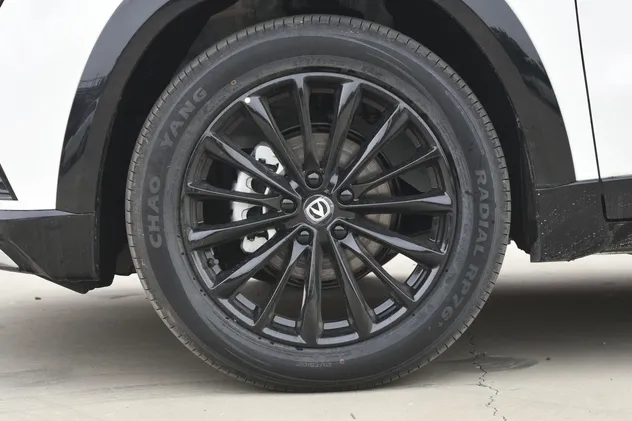Voitures Changan Uni-T d'occasion à essence, très demandées, au meilleur prix, version SUV essence. – Image 7