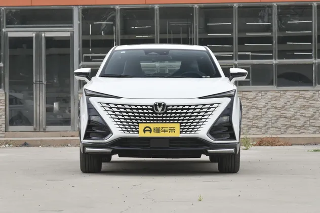 Voitures Changan Uni-T d'occasion à essence, très demandées, au meilleur prix, version SUV essence. – Image 9
