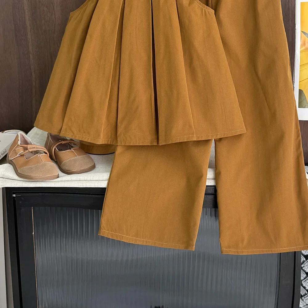 Ensemble Ours pour filles, version coréenne, été, t-shirt plissé kaki + pantalon long, deux pièces, tenues mode enfant unies – Image 4