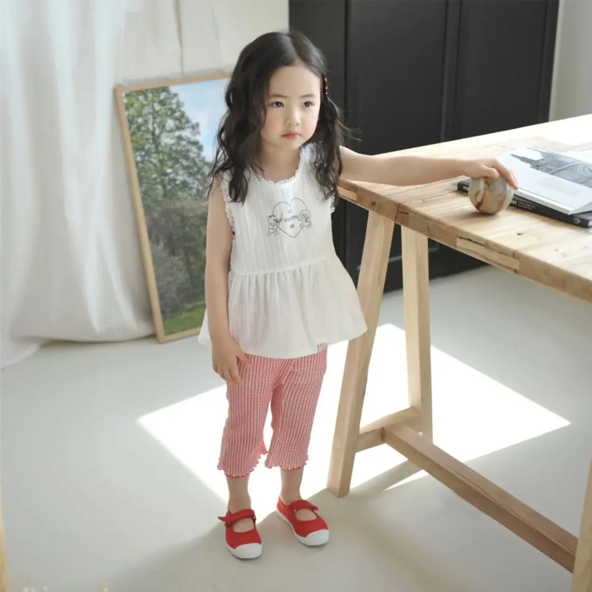 2026 Été Nouveau Bébé Fille Chemises Sans Manches Filles Mignon Dessin Animé Imprimé Bow Tops Coton Bébé Doux Gilet En Dentelle Vêtements Pour Tout-Petits – Image 3
