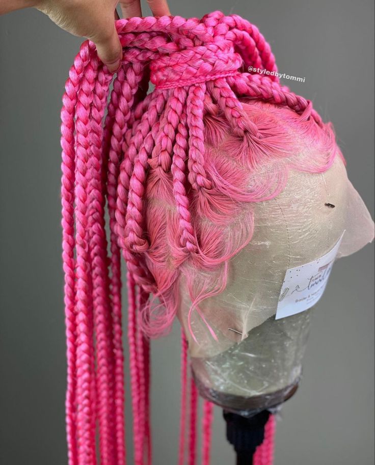Perruque rose tressée sans colle Jennifer Wholesale, perruques tressées à la main