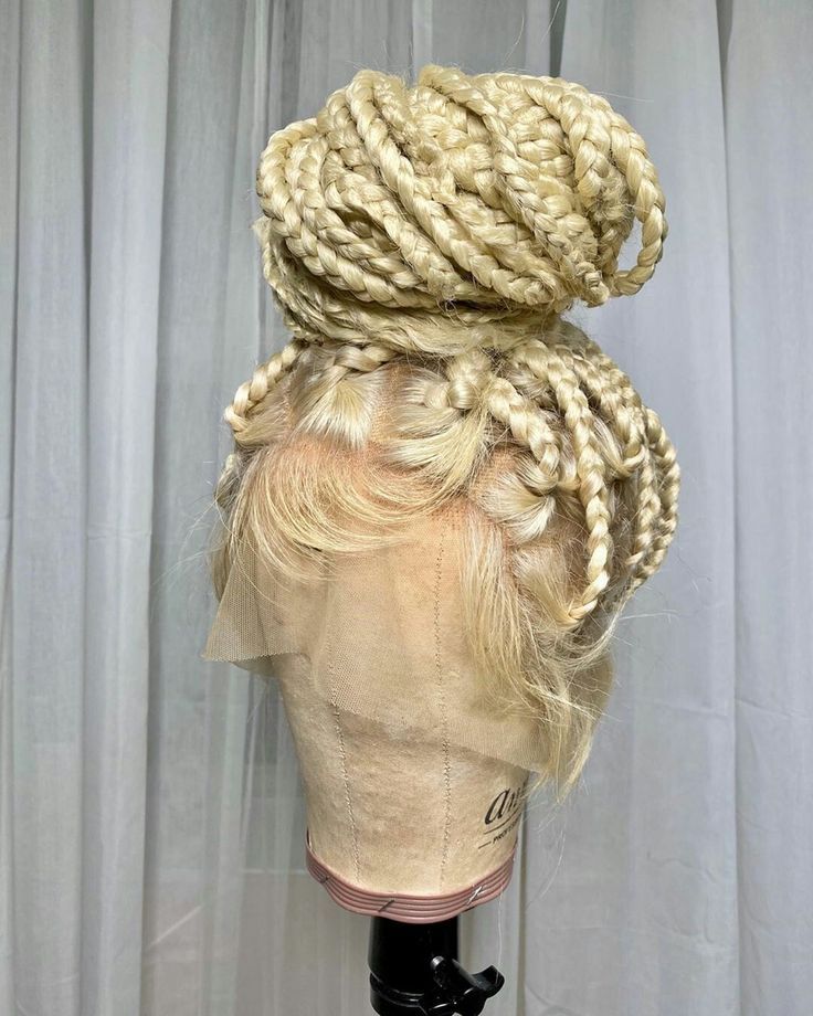 Perruque blonde tressée sans colle Jennifer Wholesale, perruques tressées à la main